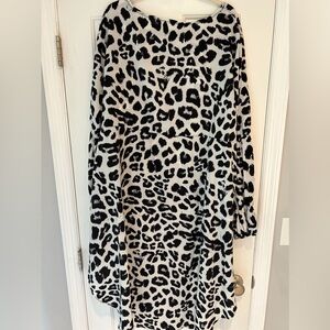 Women’s plus size high-low tunic shirt